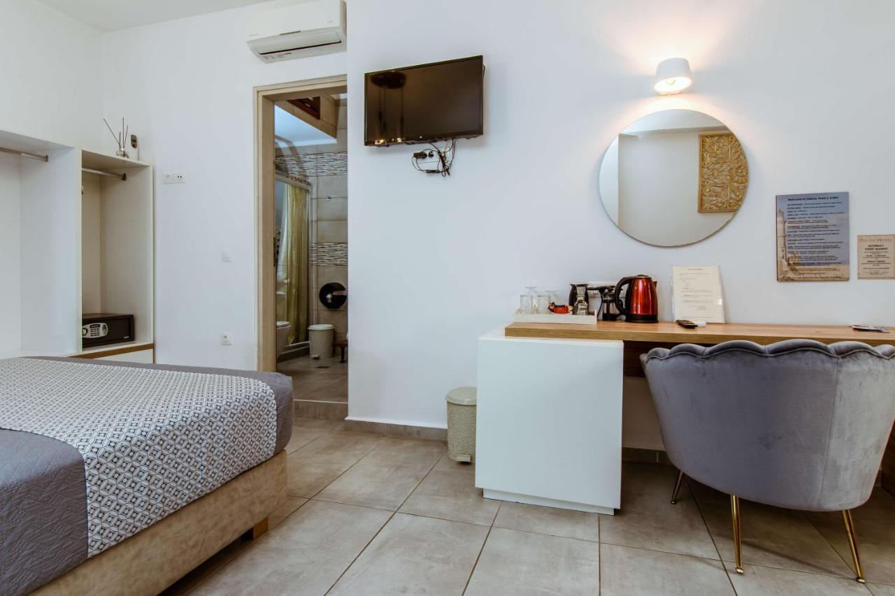 Deluxe Hotel La Canea Esterno foto
