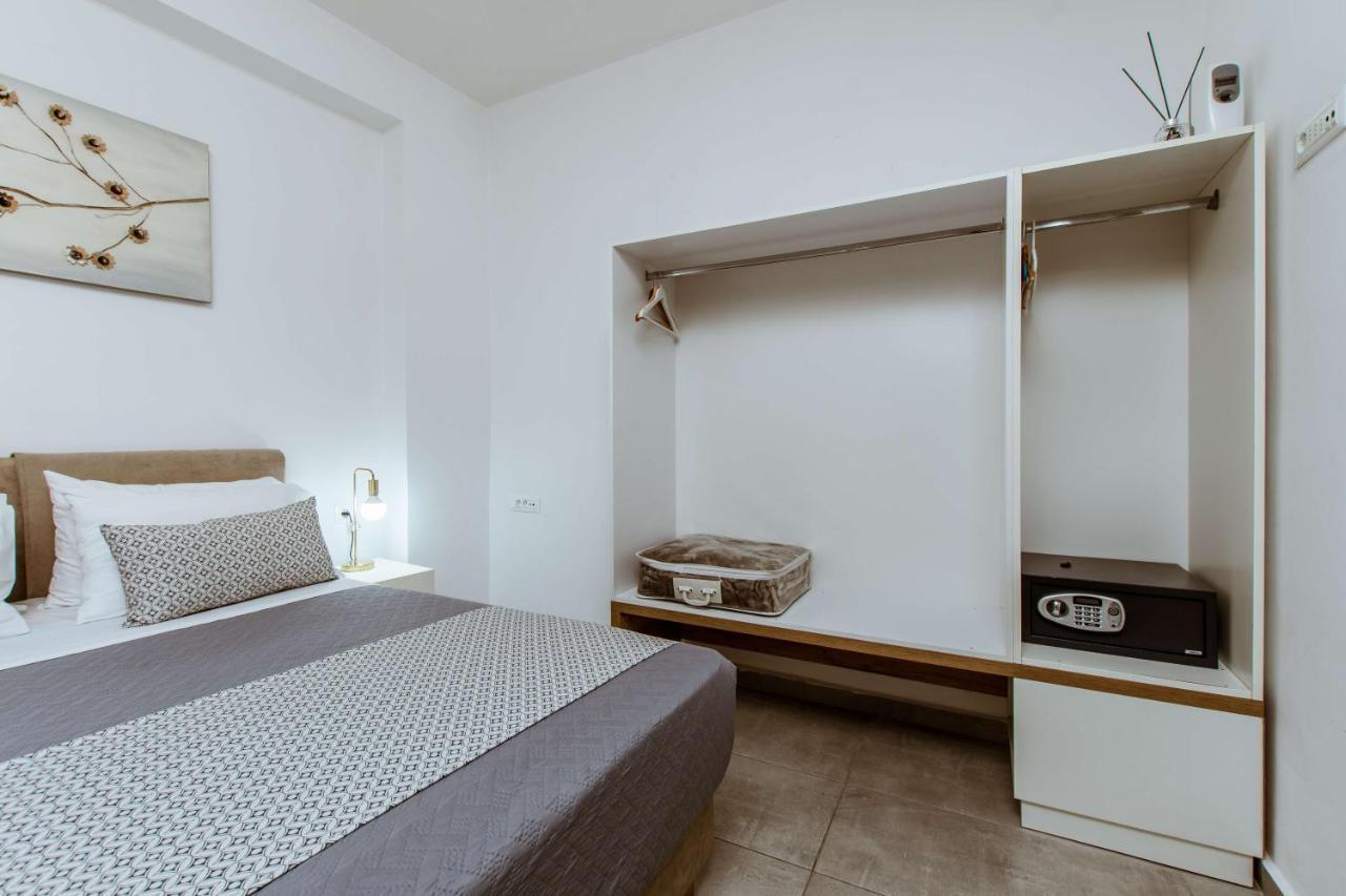 Deluxe Hotel La Canea Esterno foto